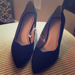 Brand new black heels